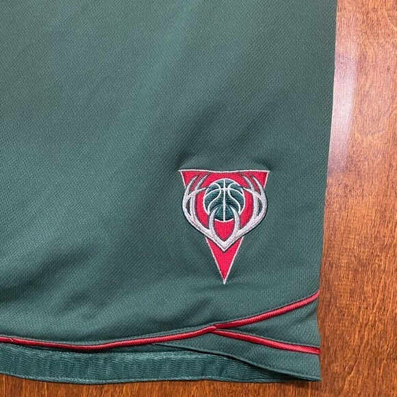 Adidas Milwaukee Bucks Y2K Basketball Workout Shorts Green Red Men's Size XLT - Picture 3 of 8
